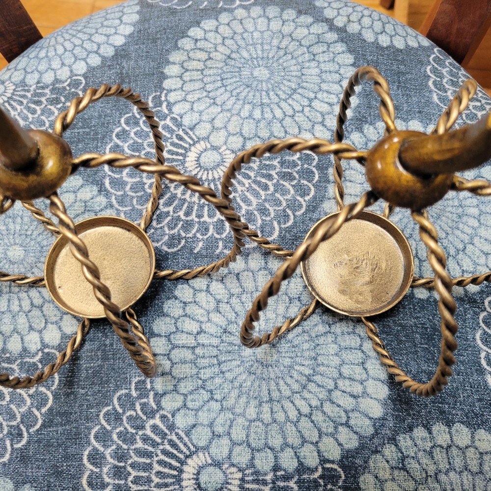 Vintage-Inspired Twisted Metal Candle Holders - Picture 3 of 6